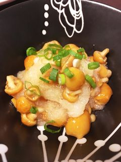 夏にぴったり、簡単なめこおろし。-レシピのメイン写真