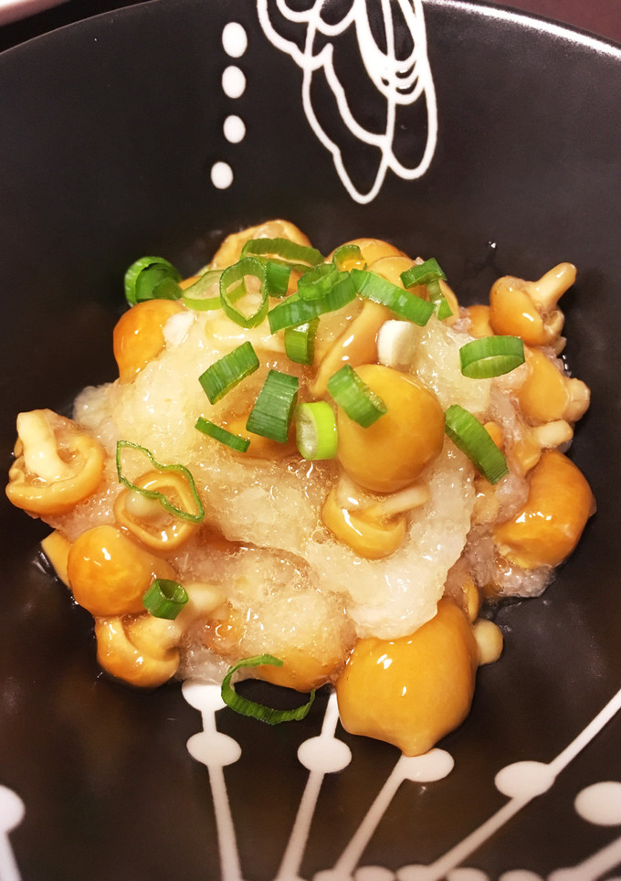 夏にぴったり、簡単なめこおろし。-レシピのメイン写真