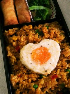 お弁当に❤レンジで簡単ハートの目玉焼き❤-レシピのメイン写真