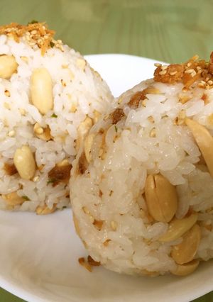 ☆サバの味噌煮 ピーナッツ おにぎり-レシピのメイン写真
