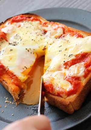 朝食に　トマトソースでピザトースト-レシピのメイン写真