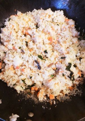 余ったご飯で鮭チャーハン-レシピのメイン写真