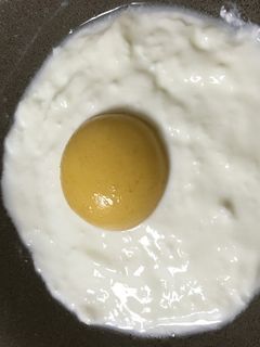 目玉焼き風 マンゴーヨーグルト-レシピのメイン写真