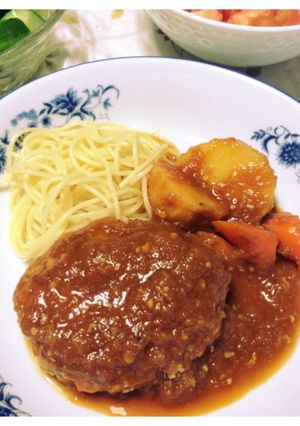 自家製トマトソースで煮込みハンバーグ-レシピのメイン写真