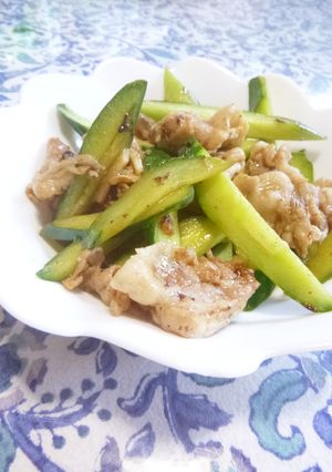 生姜が効いてる☆キュウリと豚肉の炒め物-レシピのメイン写真
