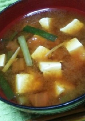 ☆ニラとトマトのお味噌汁☆-レシピのメイン写真