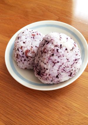 梅 ゆかり おにぎり!-レシピのメイン写真