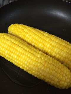 フライパンで茹でトウモロコシ-レシピのメイン写真