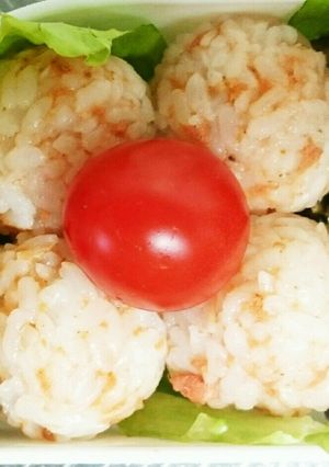 お弁当に☆お花が咲いたよ おにぎり-レシピのメイン写真