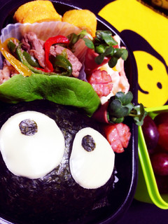 遠足♪ まっくろくろすけ弁当-レシピのメイン写真