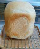 HBでパネトーネマザーの生クリーム食パン