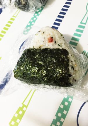 ちょい足し梅おにぎり-レシピのメイン写真