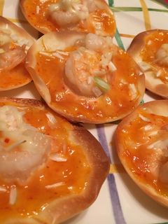 えびマヨ風餃子の皮ピザ-レシピのメイン写真