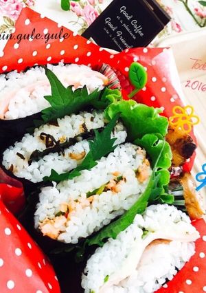 お弁当箱を型に使う、簡単おにぎらず-レシピのメイン写真