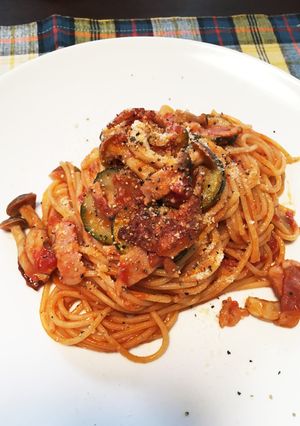 ズッキーニとベーコンのトマトパスタ。-レシピのメイン写真