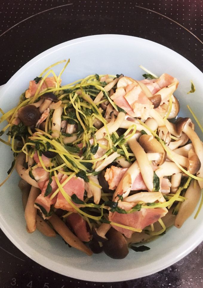 豆苗としめじ炒め-レシピのメイン写真