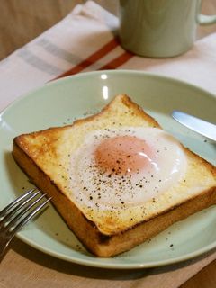 魚焼きグリルで耳カリ!卵乗っけトースト-レシピのメイン写真