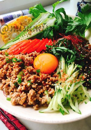 もずくが麺代わり!肉味噌で台湾混ぜそば-レシピのメイン写真