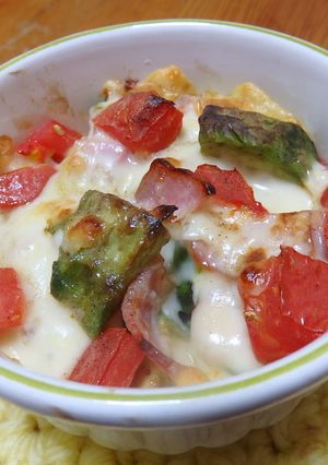 【くりーみぃ♪】トマトとアボカドグラタン-レシピのメイン写真
