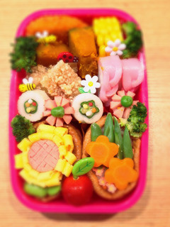 お正月和風お弁当簡単おいなりさんキャラ弁-レシピのメイン写真