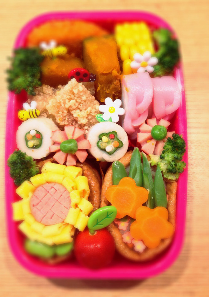 お正月和風お弁当簡単おいなりさんキャラ弁-レシピのメイン写真