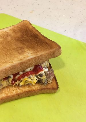 鯖缶オムレツサンド-レシピのメイン写真