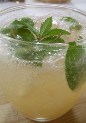 甘くて飲みやすいお酒　桃蜜モヒート-レシピのメイン写真