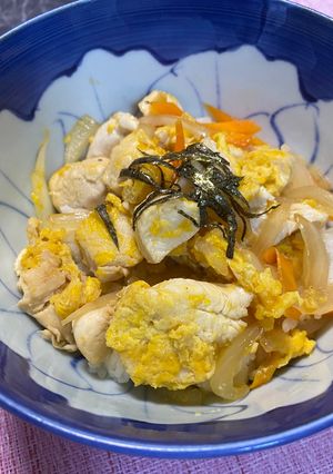 節約にも◎ヘルシーな人参とささみの親子丼-レシピのメイン写真