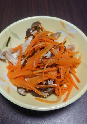 人参とぶなしめじの塩昆布和え-レシピのメイン写真