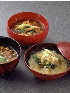 秋のみそ汁 サヤエンドウとナメコのみそ汁-レシピのメイン写真