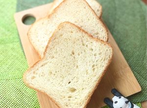 牛乳不使用だけど…ミルク食パン-レシピのメイン写真
