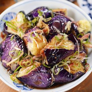 秋茄子とろとろ🤭💕揚げなすのおかか薬味和え🍆