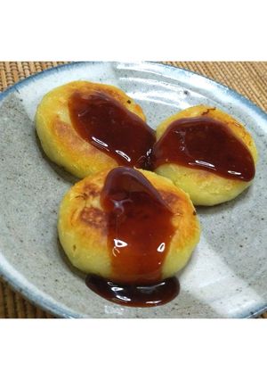 おやつや夜食に！さつまいも餅★動画あり★-レシピのメイン写真