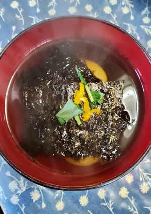 一番出汁のシンプル雑煮（餅と海苔）-レシピのメイン写真