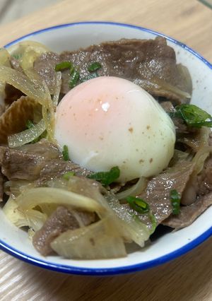 【コツあり】お肉しっとり温玉牛丼＊-レシピのメイン写真