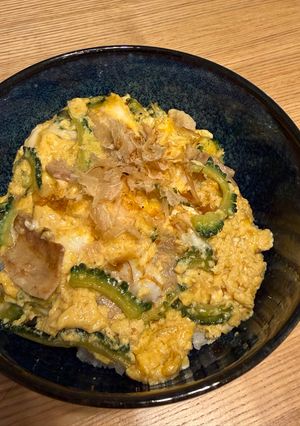 夏バテ解消メシ！ゴーヤ豚バラ卵とじ丼-レシピのメイン写真