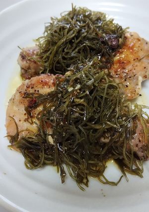 きざみ昆布の使い道「味付け鶏肉に乗せて」-レシピのメイン写真