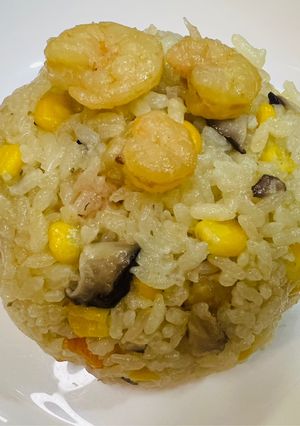 ヒュメドポワソンで炊き込みエビピラフ-レシピのメイン写真