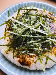 冷凍ごはん●ぺたんこ海苔のせおにぎり-レシピのメイン写真