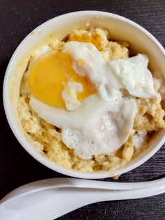 目玉焼きスクランブルエッグ丼-レシピのメイン写真