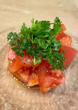 美肌サラダ⭐︎トマトとパセリ⭐︎日焼け後に◯-レシピのメイン写真