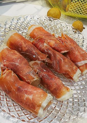ロンガン入り生ハムクリームチーズロール-レシピのメイン写真