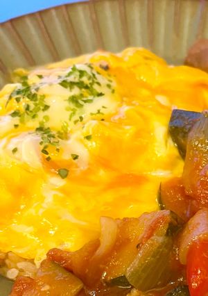 簡単鍋炊き♪チキンライスdeオムライス-レシピのメイン写真