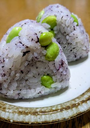 ゆかりと枝豆のさっぱりおにぎり-レシピのメイン写真