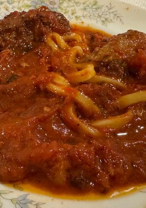 ビーフハンバーグとうどんのトマト煮込み-レシピのメイン写真