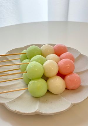 簡単　白玉粉と砂糖だけで三色団子-レシピのメイン写真