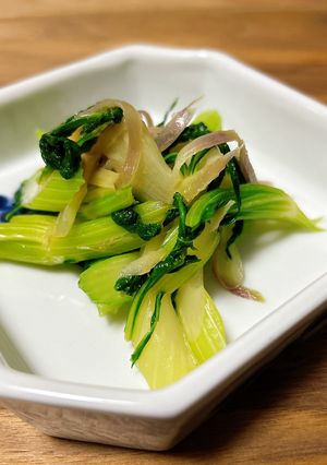 丸ごと美味しい！セロリと茗荷の中華炒め-レシピのメイン写真