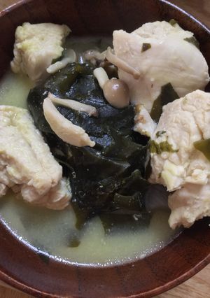鶏肉とわかめの白味噌煮-レシピのメイン写真