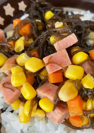 簡単！コーン入りもずく丼d(^_^o)-レシピのメイン写真