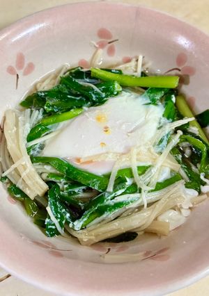 レンジで速攻♪ニラとえのきの巣ごもり卵-レシピのメイン写真